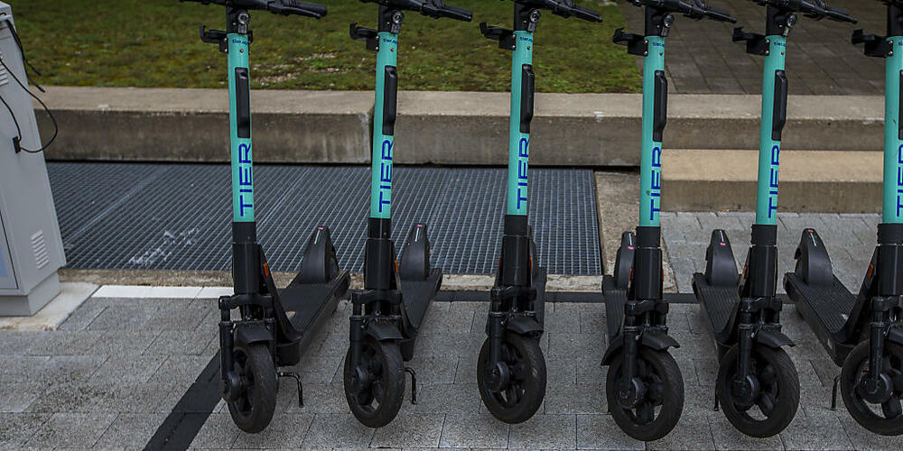 Die Tier Mobility GmbH wird in den Gemeinden rund um die Stadt St. Gallen neben E-Trottinetts weiterhin E-Bikes verleihen. (Symbolbild)