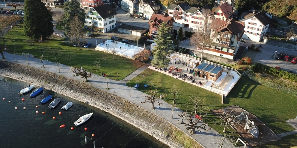 «Skate am Lake» umfasste ein kleines Eisfeld, ein Eisweg und eine Lounge direkt am Walenseeufer mitten in Weesen, war aber nicht unumstritten. (Archivbild)