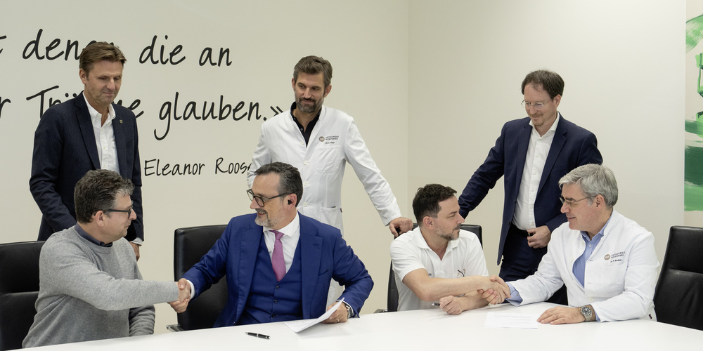 (sitzend) Dr. med. Lukas Jenni, Verwaltungsratspräsident ORH, Peder Koch, Delegierter des Verwaltungsrates und CEO Berit, Fermin Gomez, Mitglied GL Berit, Dr. med. Paul-Michael Bodler, Verwaltungsrat ORH (stehend) Dr. med. Gordian Stutz, Verwaltungsrat ORH. Dr. med. Simon Meier, Verwaltungsrat ORH. Reto Müller, Mitglied GL Berit