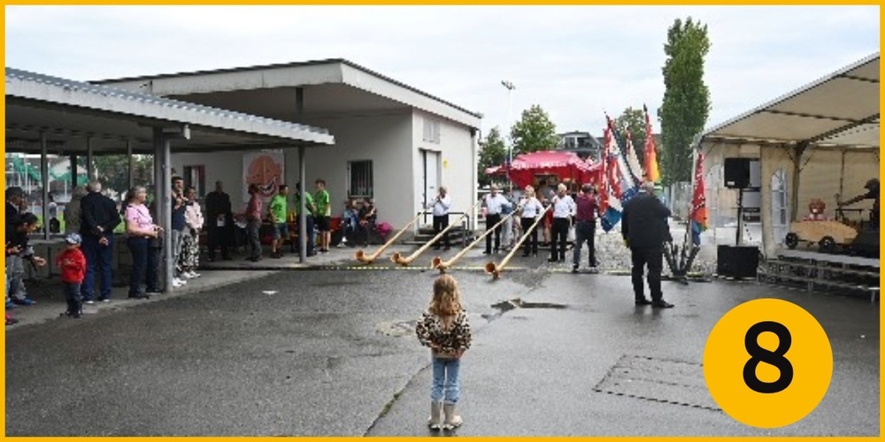 Der 1. August wird in der Region gebührend gefeiert. Die Anlässe wie etwa hier in Lachen sind gut besucht – trotz Regen.