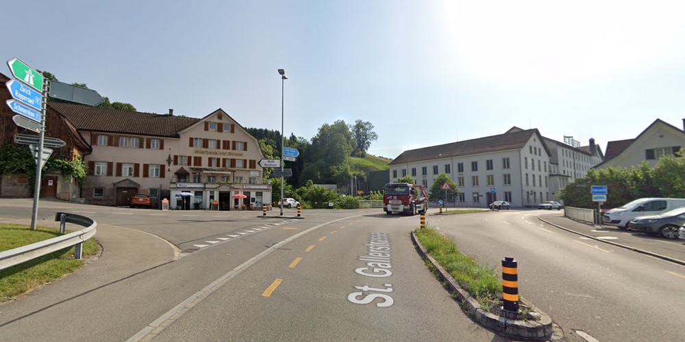 Der Kanton St.Gallen will den Knoten St.Gallerstrasse/Uznabergstrasse sicherer machen. Das begrüssen die Uzner und Schmerkner Gemeinderäte.