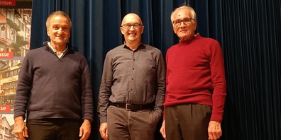 Der SAC hat zwei neue Ehrenmitglieder: Gilbert Hutter (Altstätten) und Peter Rosenberg, Marbach (rechts). In der Mitte: Präsident Hans Koller (Hinterforst).