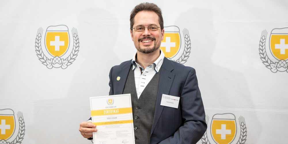 Im März erhielt Patrick Kramer das Diplom als Bier-Sommelier. (Bild: zvg)