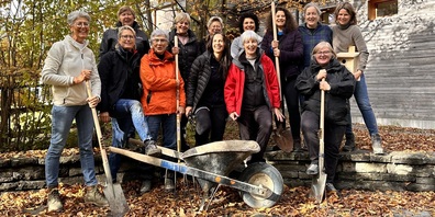 Mitglieder des Inner-Wheel-Clubs St.Gallen bei einem Einsatz im Wildpark Peter und Paul