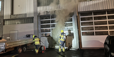 Die örtliche Feuerwehr im Einsatz. 