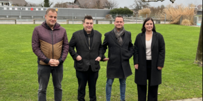 Von links nach rechts: Achim Olschewski (Leiter Bauen und Ortsentwicklung), Thomas Bösch (Pächter), Joel Breu (Pächter), Shaleen Mastroberadino (Gemeindepräsidentin)