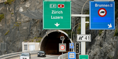 Der Falschfahrer überfuhr nach dem Mositunnel die Sicherheitslinie und fuhr weiter Richtung Zürich.