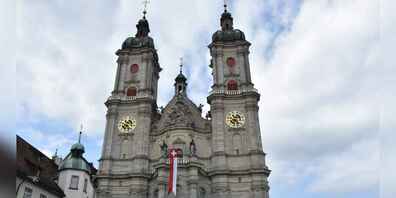 Die Mitte/EVP-Fraktion befürchtet, dass finanzielle Probleme der Landeskirchen die Stadt belasten könnten.