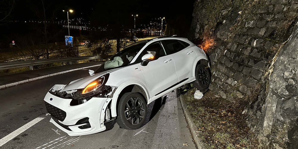 Das verunfallte Fahrzeug des 23-Jährigen.