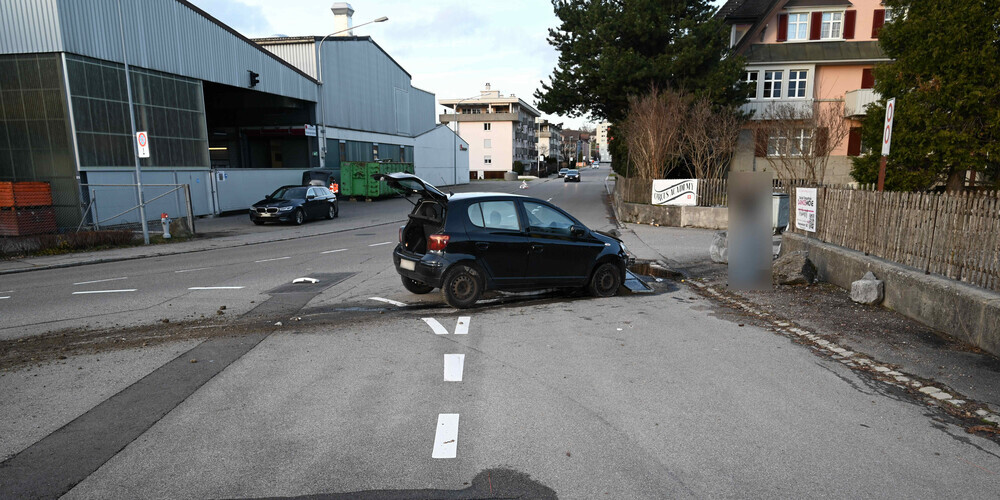 Wer Angaben zum Unfallhergang machen kann, wird gebeten, sich bei der Polizei zu melden.