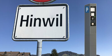 Hinwil führt digitale Parkuhren ein.