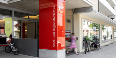 Die Stadtbibliothek Uster ist an 365 Tagen von 6 bis 22 Uhr geöffnet, auch an Sonn- und an Feiertagen.