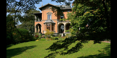 Hier im Park der Villa Bleuler hat sich eine ältere Frau schwere Verletzungen durch Fremdeinwirkung geholt.