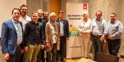 Von links: Kantonsrat Ivan Louis, Kantonsrat Christian Vogel, Kantonsrat Lukas Huber, Alain Gehrig, Bruno Schweizer, Lisa Leisi, Regierungsratskandidat Christof Hartmann, Regierungsratskandidatin Dana Zemp, Fredi Louis, Kantonsrat Mirco Gerig.
