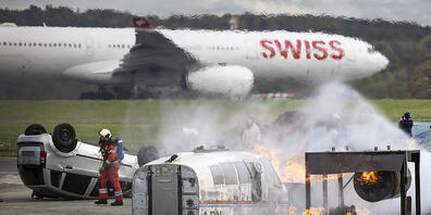 Auf dem Flughafen Zürich hat am Dienstagnachmittag eine Grossübung stattgefunden: Schutz &amp; Rettung, Polizei, Swiss und weitere Partner übten im Rahmen eines simulierten Notfalls die Zusammenarbeit.