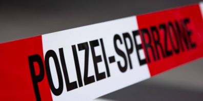 Die Polizei sperrte die Tatorte grossräumig ab. (Symbolbild)