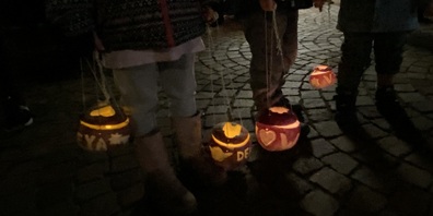 Räbeliechtli-Umzüge: Hier strahlen die Räben und glänzen die Kinderaugen.  