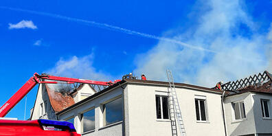 Bei einem Brand eines Dachstockes in Amriswil entstand ein Sachschaden von mehreren hunderttausend Franken.