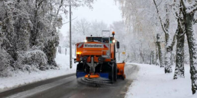 Der Winterdienst auf öffentlichen Strassen, Wegen und Trottoirs gehört zu den Unterhaltspflichten des Gemeinwesens.