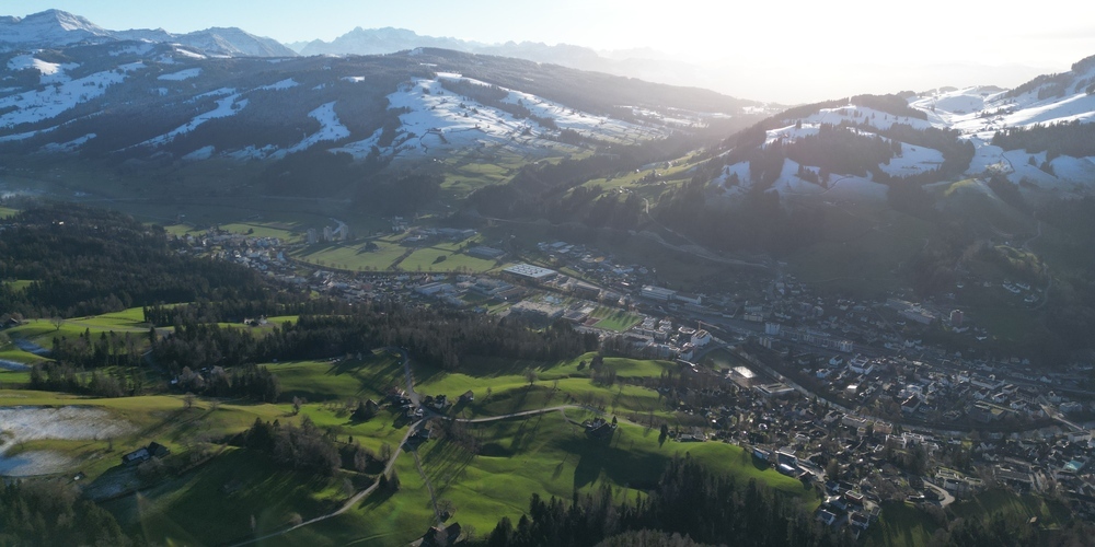 In Wattwil wird das GNZ (Gesundheits- und Notfallzentrum) durch die Berit Klinik betrieben.