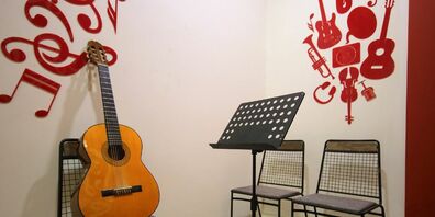 Spitzenreiter der in Schänis unterrichteten Musikinstrumente ist weiterhin die Gitarre. (Symbolbild)