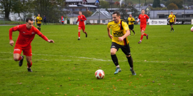Egzon Shabani (rechts) erzielte gegen Brühl seine Saisontreffer 16, 17 und 18. (Archivbild)