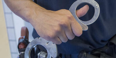 Die Zürcher Stadtpolizei hat vier Männer wegen mehr als 20 Strassenverkehrsdelikten festgenommen. (Symbolbild)
