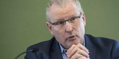 Der Zuger Finanzdirektor Heinz Tännler (SVP) verkündete am Montag die Wiedereinführung des Skonto-Abzugs. (Archivbild)