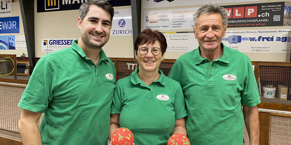 Das Sieger-Team: Berta Fässler, Hugo Stössel (rechts) und Mirco Dello Stritto.