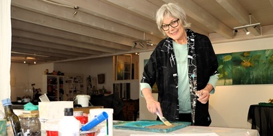 Verena Brassel in ihrem Atelier in Altstätten. 
