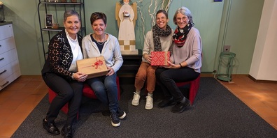 Weihnachtspäckli für Ärmere. Dafür engagieren sich Nicole Loher und Andrea Buschor vom gemeinnützigen Frauenverein Altstätten und Claudia Baumgartner und Beatrix Müggler vom Familien- und Begegnungszentrum Reburg.