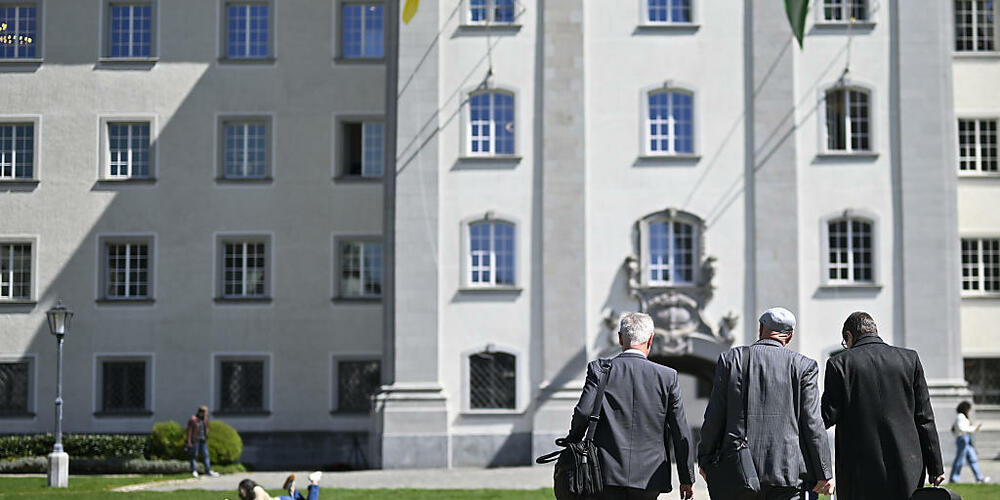 Im St. Galler Regierungsgebäude ist die Finanzierung der Familienzulagen geändert worden. (Symbolbild)