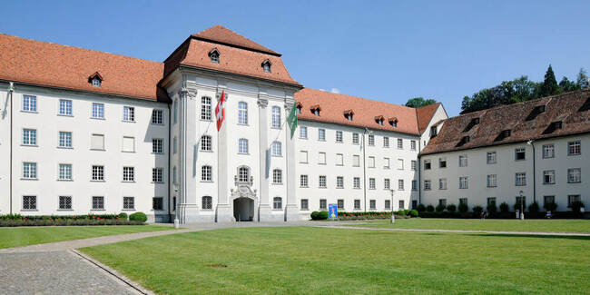 In der Wintersession verlangt die SVP ein striktes Entlastungspaket und klare Regeln.