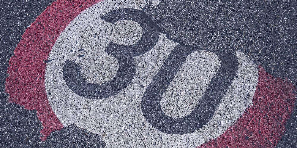Nach dem Aus des St.Galler Projekts will der Kanton Tempo 30 auf Kantonsstrassen nur zur Gewährleistung der Verkehrssicherheit bewilligen. (Symbolbild)