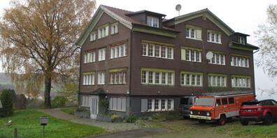  Zu den aufgehobenen Altersheimen in der Region Vorderland gehört dasjenige im Wüschbach, Wolfhalden, das nach der 2010 erfolgten Schliessung in private Hände überging. Gemäss Internet wird jetzt eine Käuferschaft gesucht, die 2,15 Millionen Franken hinzublättern hätte.