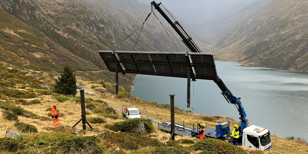 Geplant sind so genannte Modultische mit 8 bis 12 Modulen in rund 3 Metern Höhe ähnlich wie in der Axpo-Testanlage in Tujetsch in Graubünden.