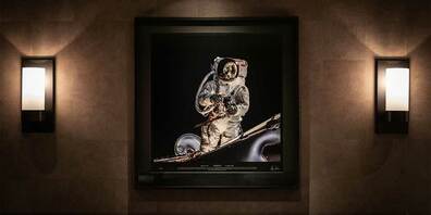 Bilder von der Apollo Mission zieren die Wände im Restaurant.