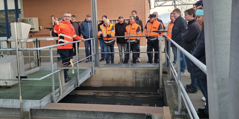 Maurizio Schirinzi erklärt dem RFS die Funktionsweise der ARA Rosenbergsau