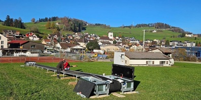 Nach Skilift und Ponylift wurde am Donnerstag, 23. November 2023, mit der Montage des Zauberteppichs begonnen.  Jetzt ist auch er bereit.