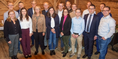 Das top motivierte Kandidatenfeld der Mitte Linth für die Kantonsratswahlen 2024 freut sich auf einen engagierten Wahlkampf.