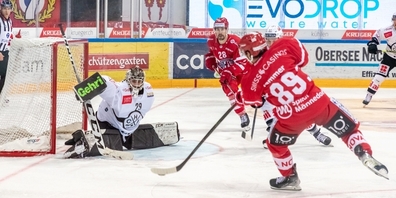 Bild mit Symbolcharakter: Dominic Lammer verpasst vor dem Lugano-Tor eine Grosschance.