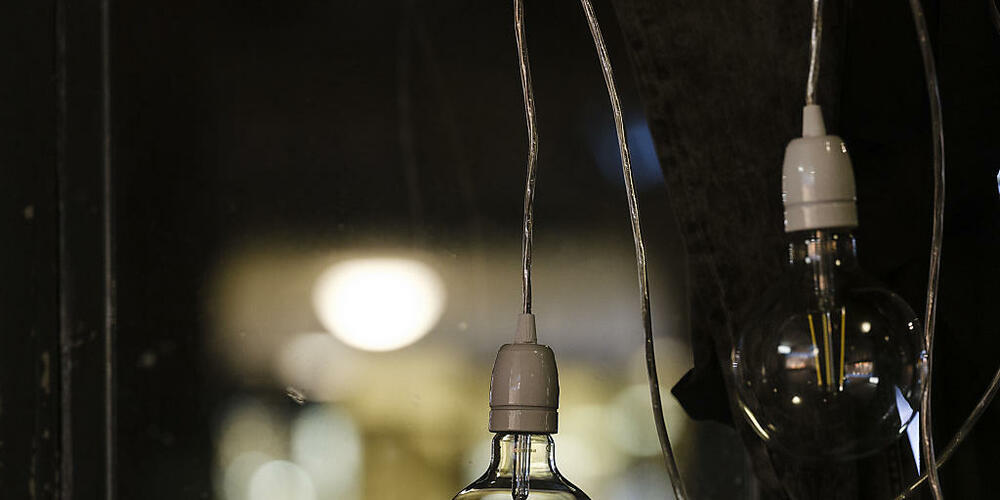 In Pfäffikon ist am frühen Mittwochmorgen der Strom ausgefallen. Laut Alertswiss war das Gebiet von Schwändi über Pfäffikon bis nach Wilen betroffen. (Symbolbild)