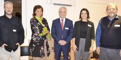 Von links: Pascal Lamprecht (SP), Julia Hofstetter (Grüne), Markus Hungerbühler (Präsident iga), Deborah Wettstein (FDP) und Walter Anken (SVP). 