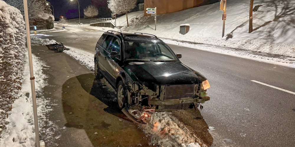 An einem der beiden Autos entstand hoher Sachschaden, was die andere beteiligte Person jedoch wenig kümmerte.