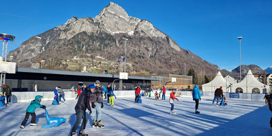 Noch bis Anfang März: Die Eislaufsaison auf dem Eisfeld in Sargans ist in vollem Gange. 