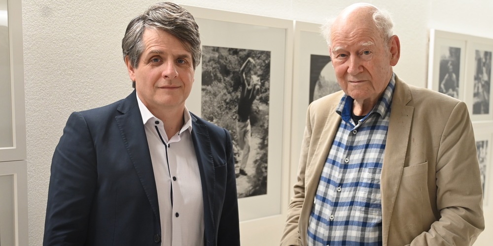 Franz Hohler (r.) mit Thomas Kain, Präsident des Fördervereins Kunst und Kultur am Zürichsee.