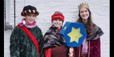 Zwölf Sternsingerinnen und Sternsinger besuchten in Lütisburg über 60 Haushalte. 