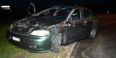 Das Auto des 33-Jährigen überschlug sich und kam wieder auf den Rädern zum Stehen.