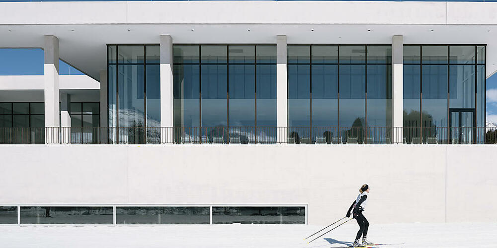 Das noch fast neue Ovaverva Hallenbad, Spa &amp; Sportzentrum im Jahr 2016. Wenige Jahre später traten schwerwiegende Baumängel zu Tage.