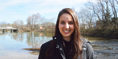 Andrina Frei wohnt etwa wegen der Nähe zur Natur und zur Stadt in Lachen. (Bild: Anouk Arbenz)